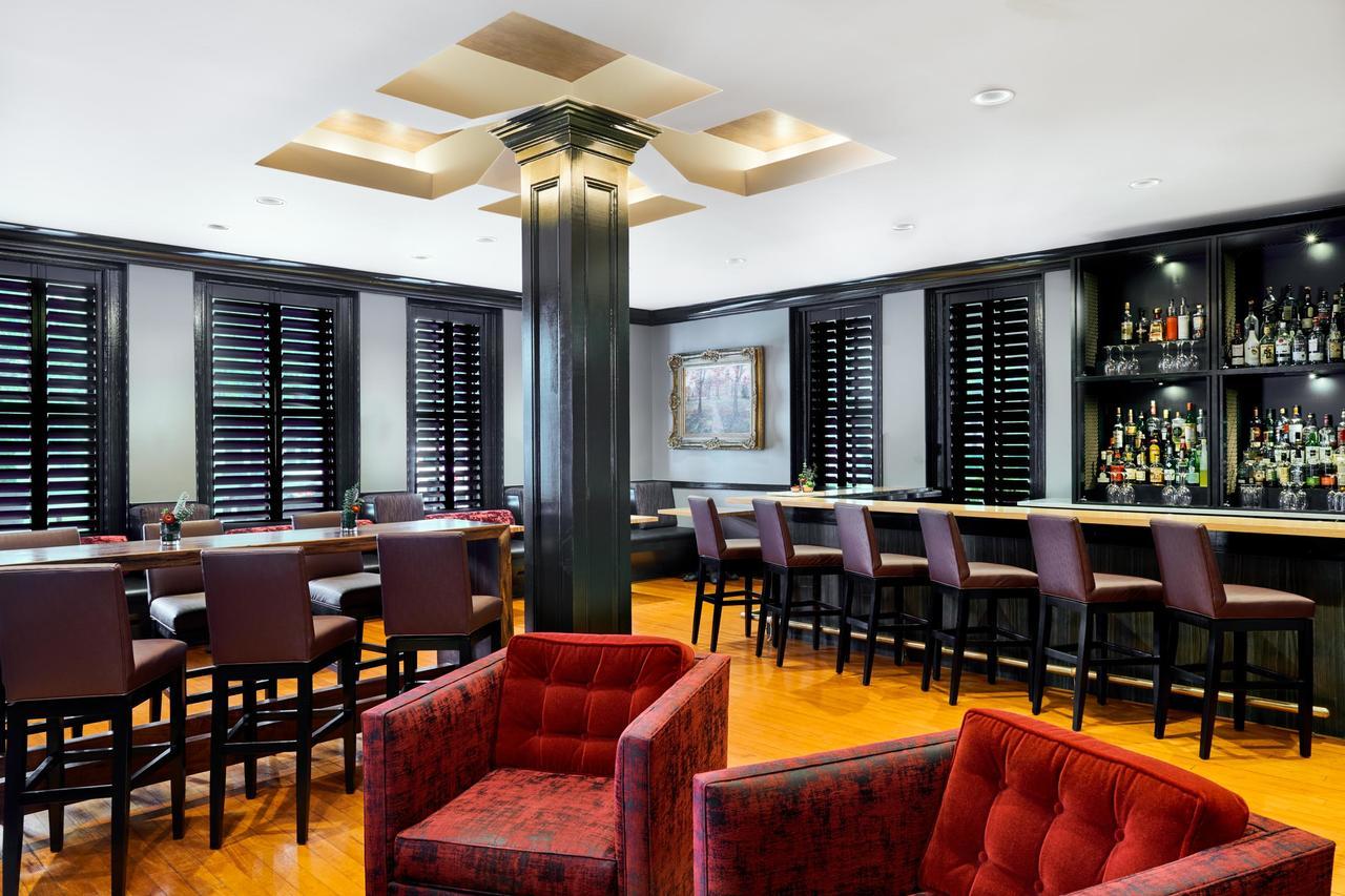 Inn At Carnall Hall Фейетвилл Экстерьер фото