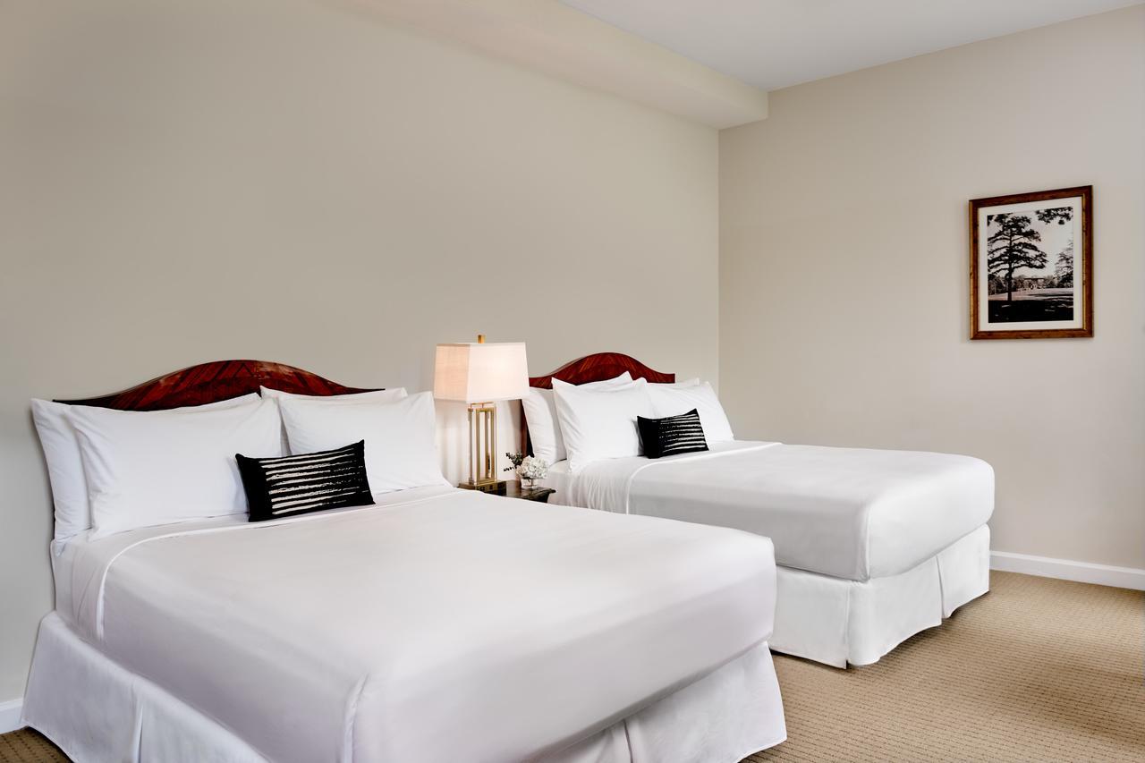 Inn At Carnall Hall Фейетвилл Экстерьер фото